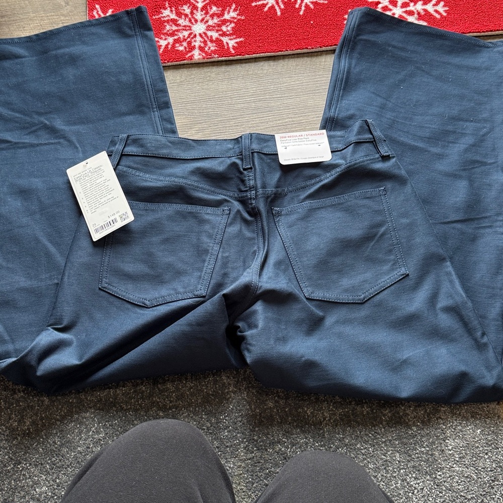 Lululemon Navy Blue Stretch easy five Pants
